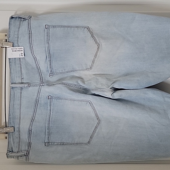 Rue21+ Size 20 High Rise Ankle Jeggings, Light Wash, Distressed, NEW with Tag - Picture 13 of 13